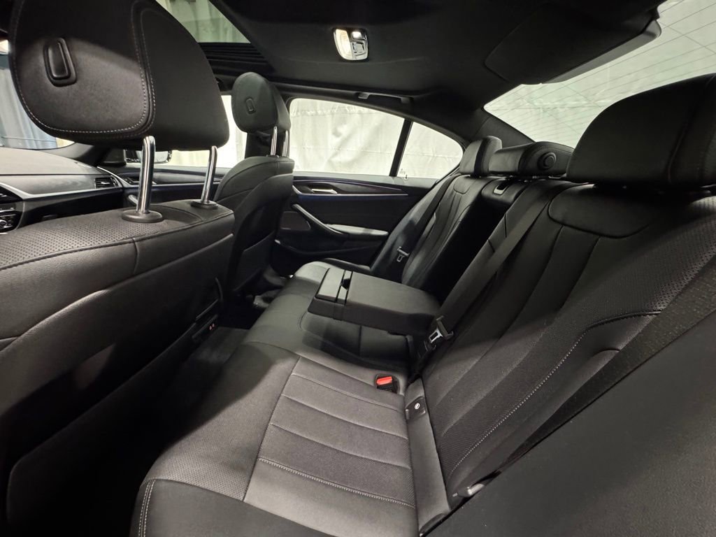 Certified 2023 BMW 530e xDrive w/ Premium Package image 24