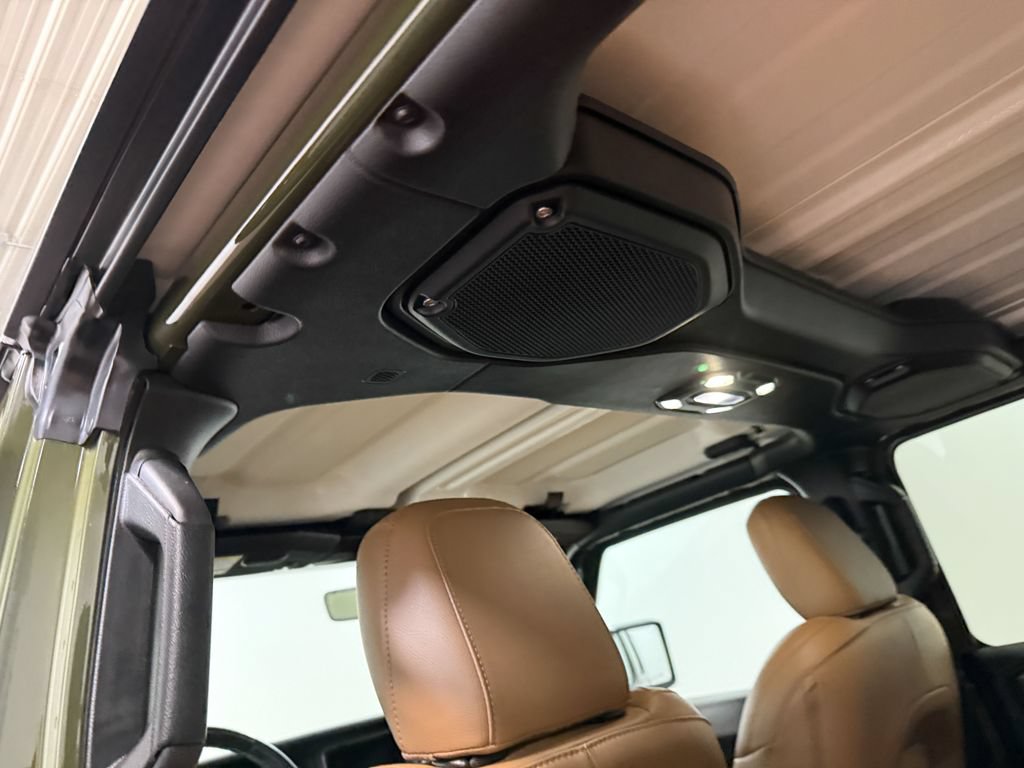 Used 2023 Jeep Wrangler Unlimited Sahara w/ Dual Top Group AWD/4WD image 11