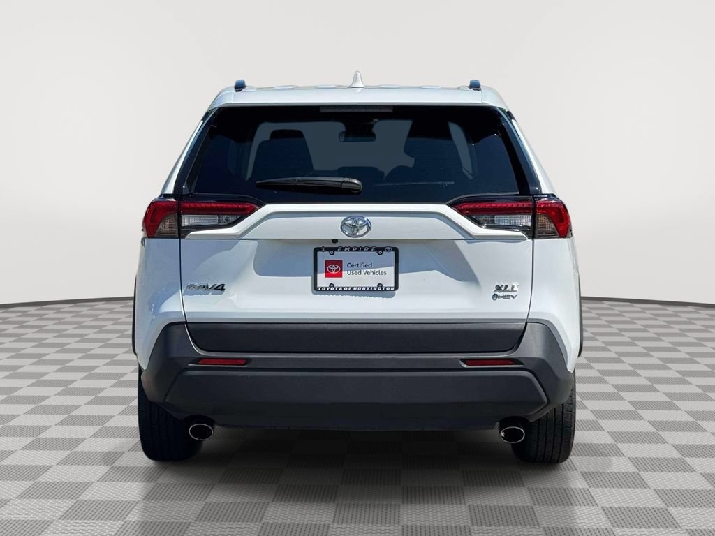 Used 2025 Toyota RAV4 XLE AWD/4WD image 6