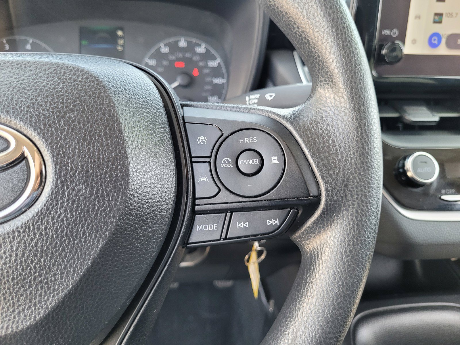 Used 2023 Toyota Corolla LE FWD image 23