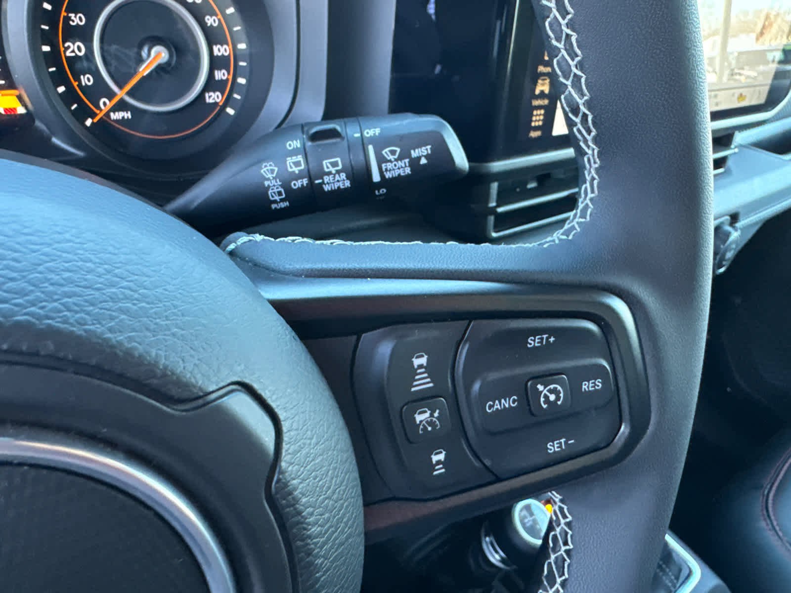 Used 2025 Jeep Wrangler Unlimited Rubicon AWD/4WD image 18