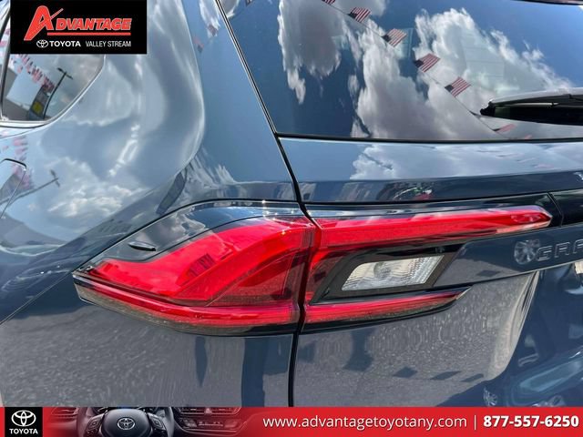 Used 2024 Toyota Grand Highlander AWD image 13