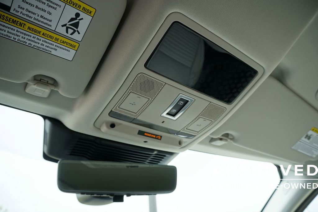 Used 2025 Land Rover Discovery Sport S image 16