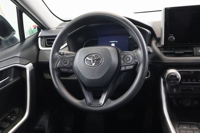 Used 2025 Toyota RAV4 XLE AWD/4WD image 14