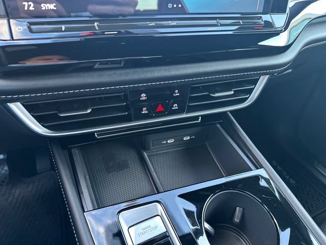 Certified 2024 Volkswagen Atlas Cross Sport SE w/ Panoramic Sunroof Package AWD/4WD image 24