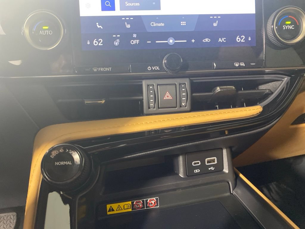 Certified 2025 Lexus NX 350 AWD w/ Accessory Package (2T) image 22