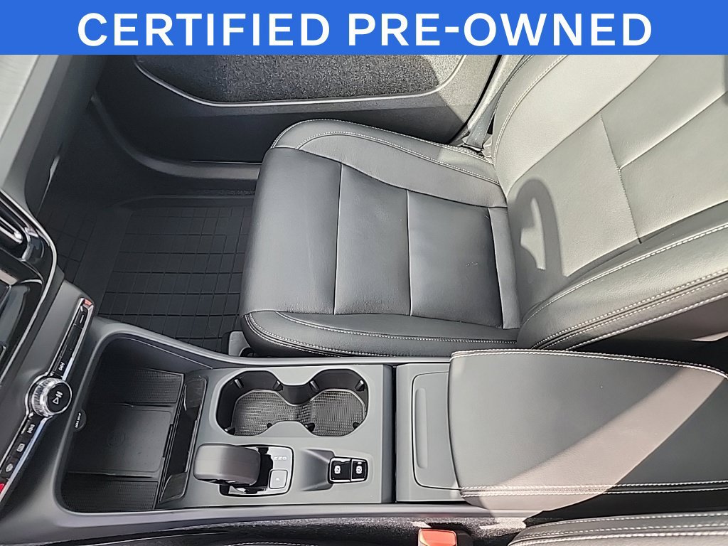 Used 2025 Volvo XC40 B5 Core w/ Protection Package Premier AWD/4WD image 12