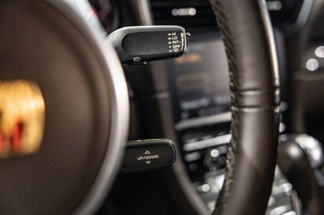 Used 2015 Porsche 911 Turbo S image 22