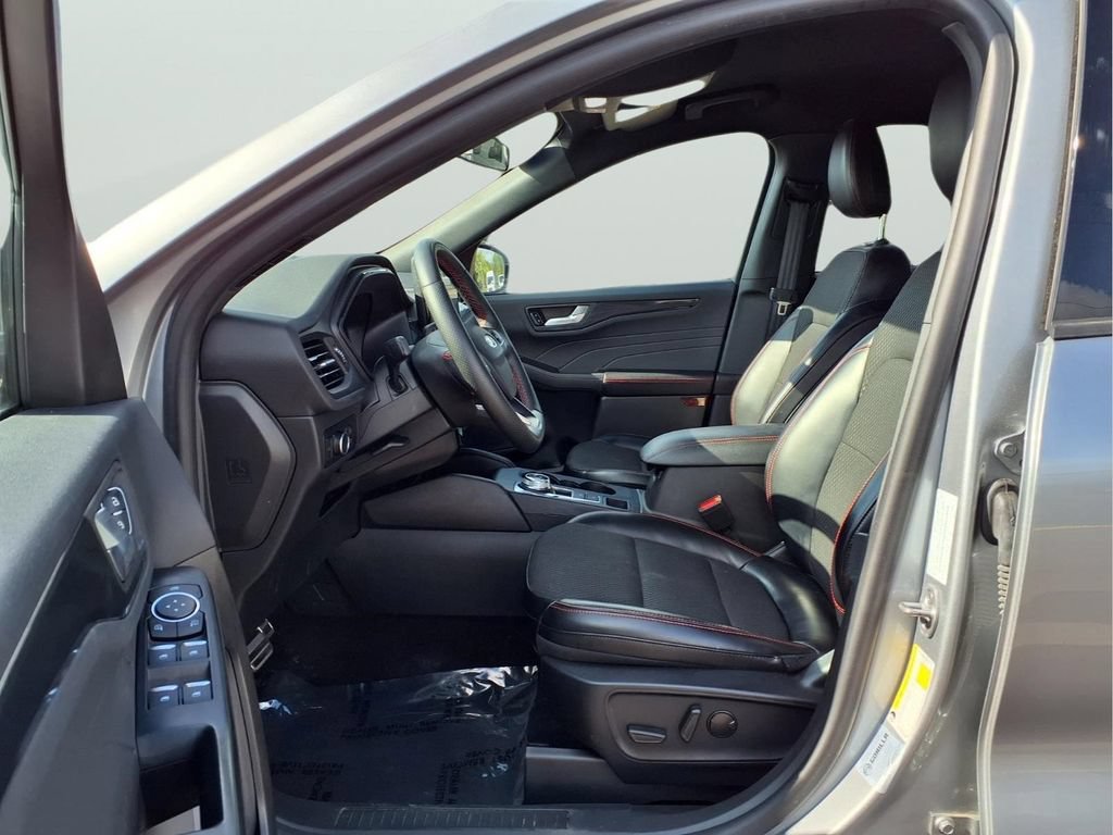 Used 2024 Ford Escape ST-Line w/ Tech Pack #1 FWD image 14