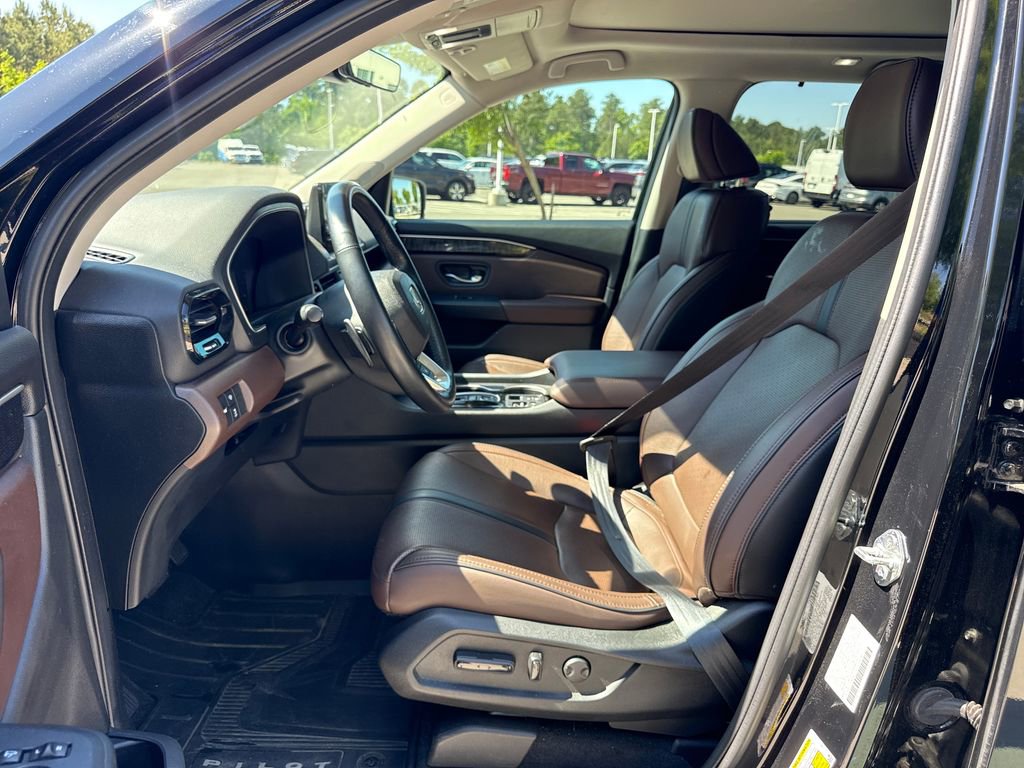 Used 2023 Honda Pilot Elite image 12