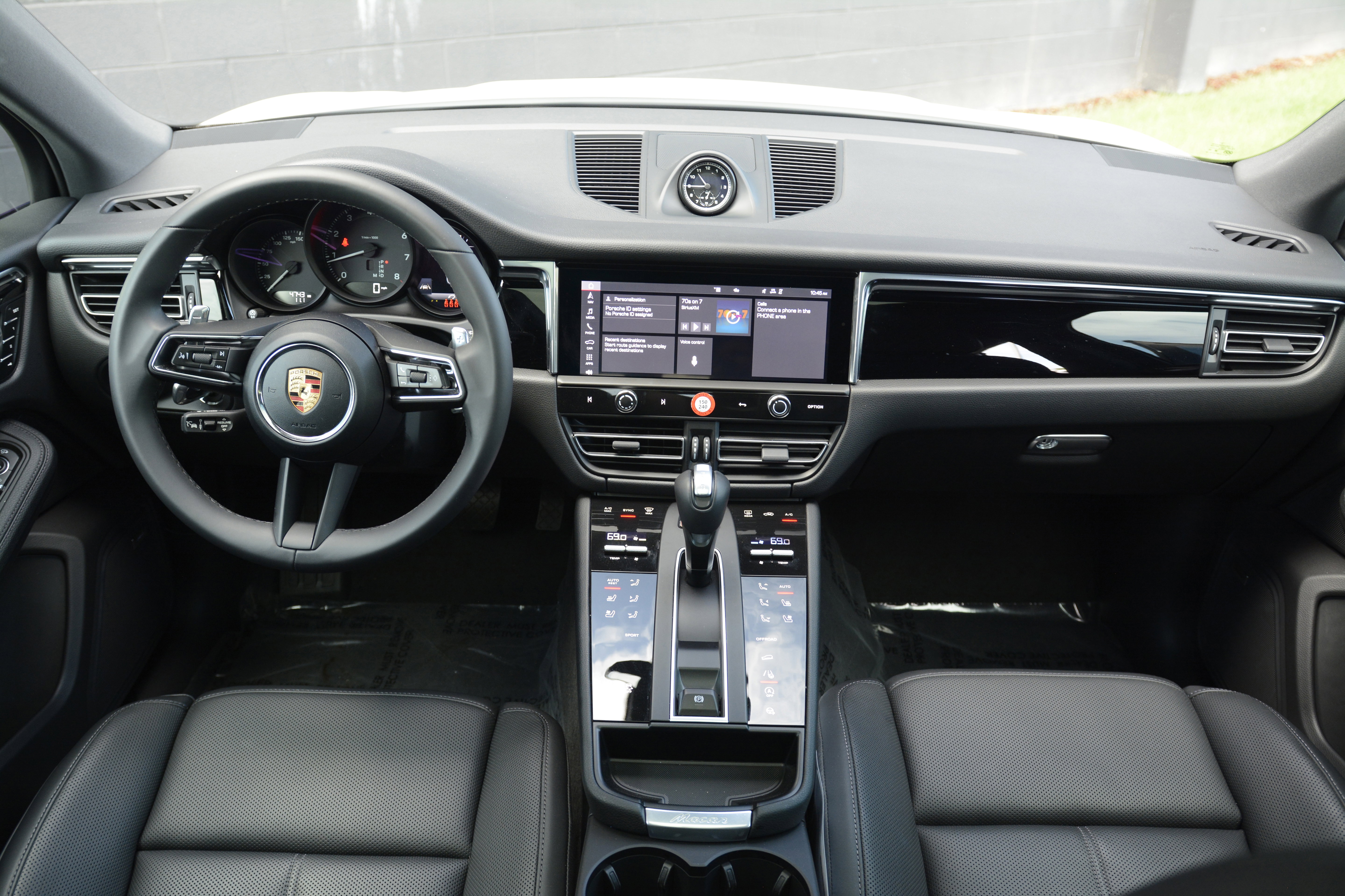 Certified 2026 Porsche Macan AWD/4WD image 12