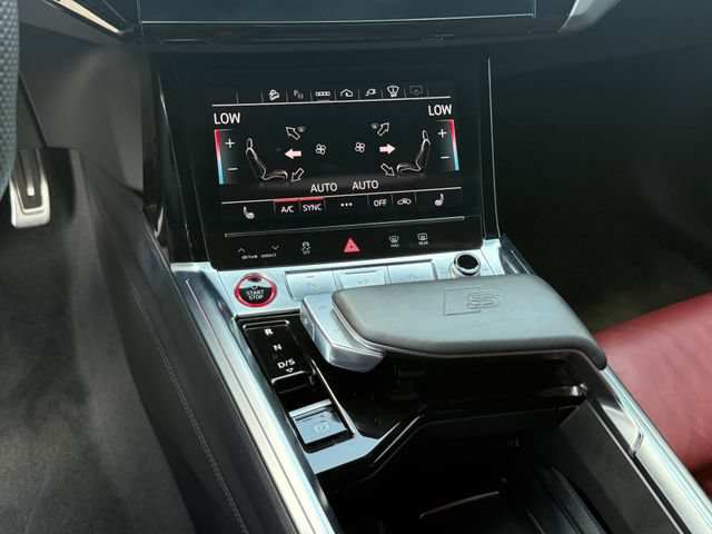 Used 2024 Audi SQ8 e-tron Prestige AWD/4WD image 19