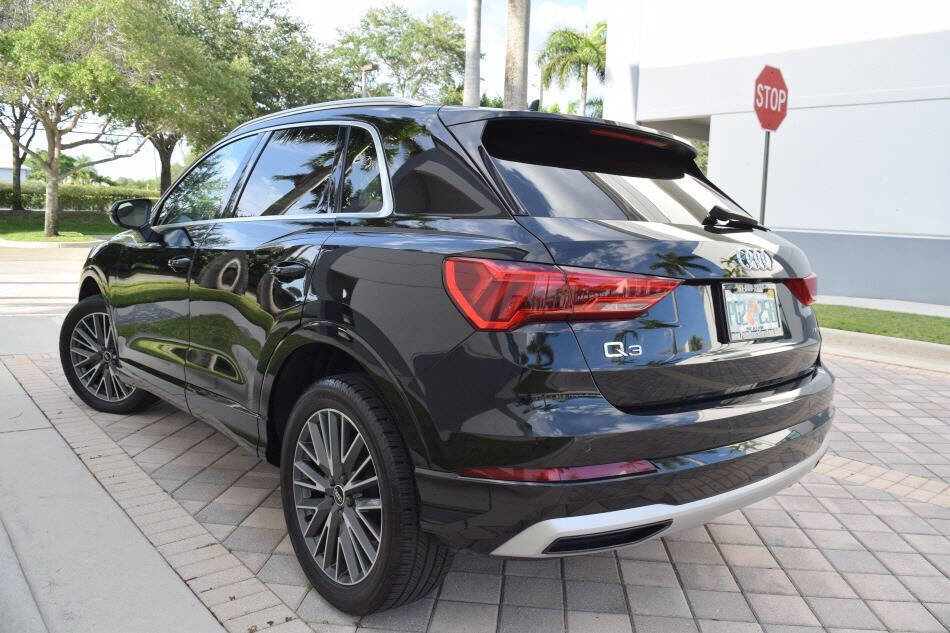 Used 2022 Audi Q3 2.0T Premium w/ Convenience Package AWD/4WD image 5