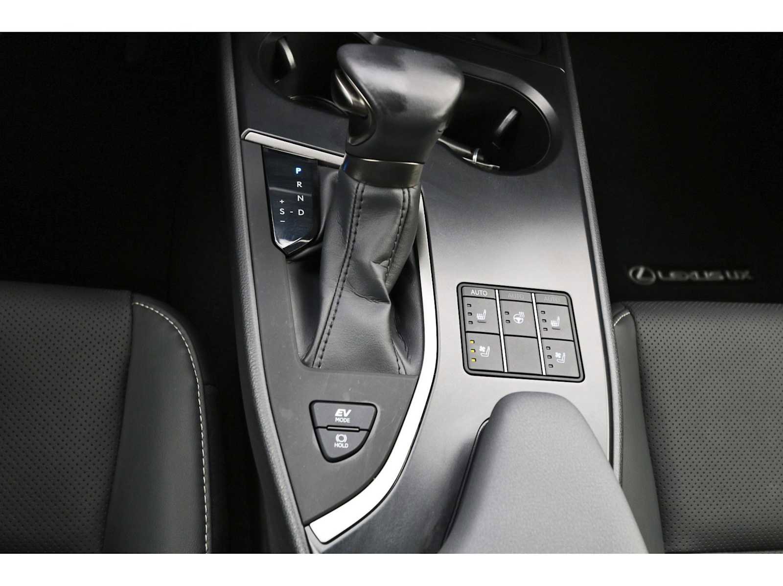 Used 2024 Lexus UX 250h FWD w/ Premium Package image 25