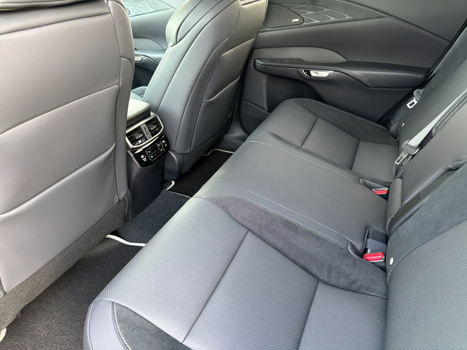 New 2026 Lexus RX 500h F Sport w/ Convenience Package AWD/4WD image 4