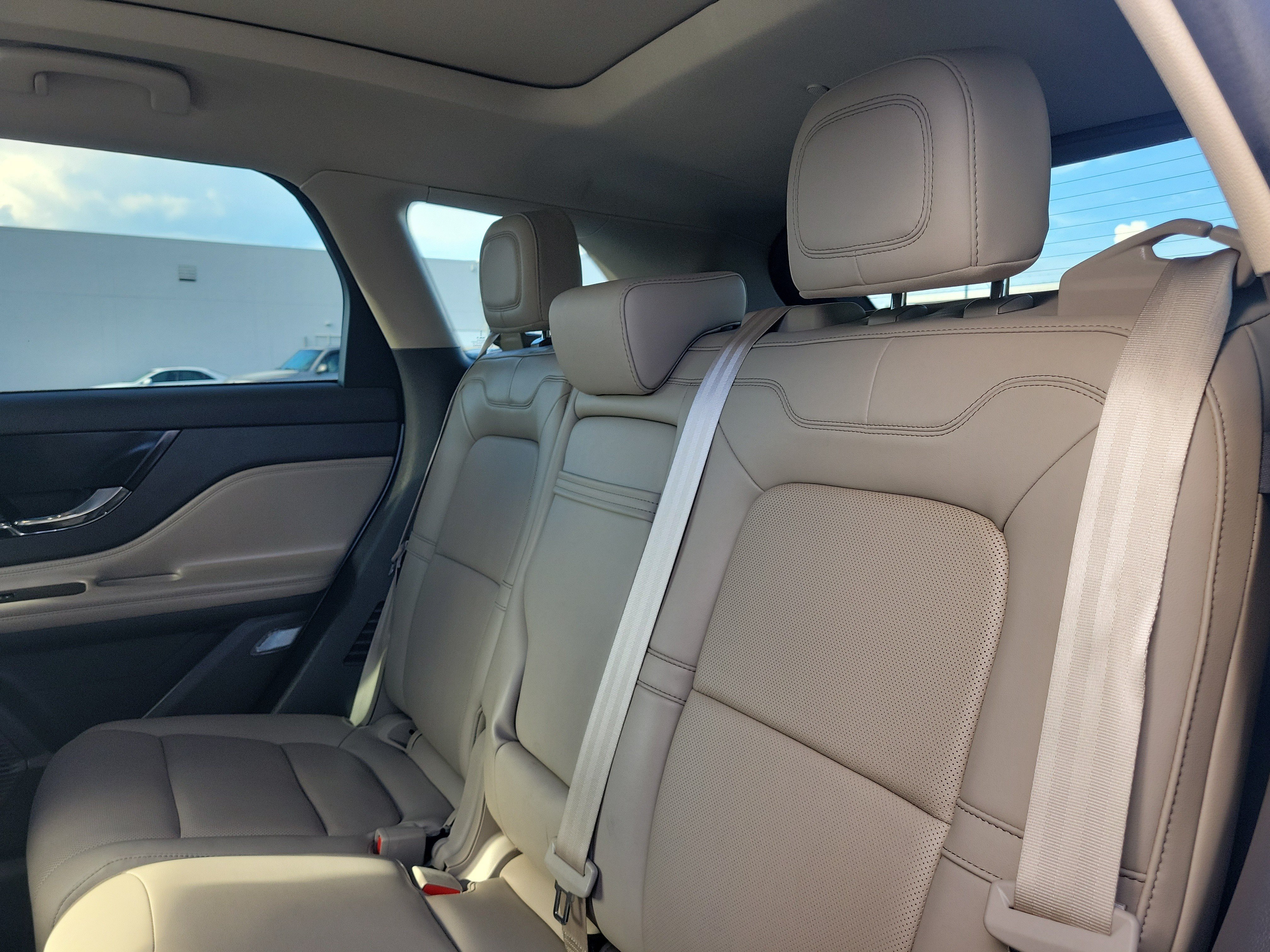 Used 2022 Lincoln Corsair Reserve w/ Sport Package AWD/4WD image 10