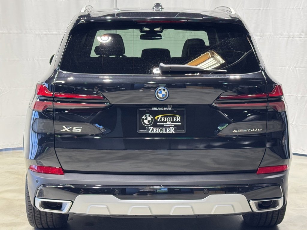 Used 2026 BMW X5 xDrive50e w/ Climate Comfort Package image 5