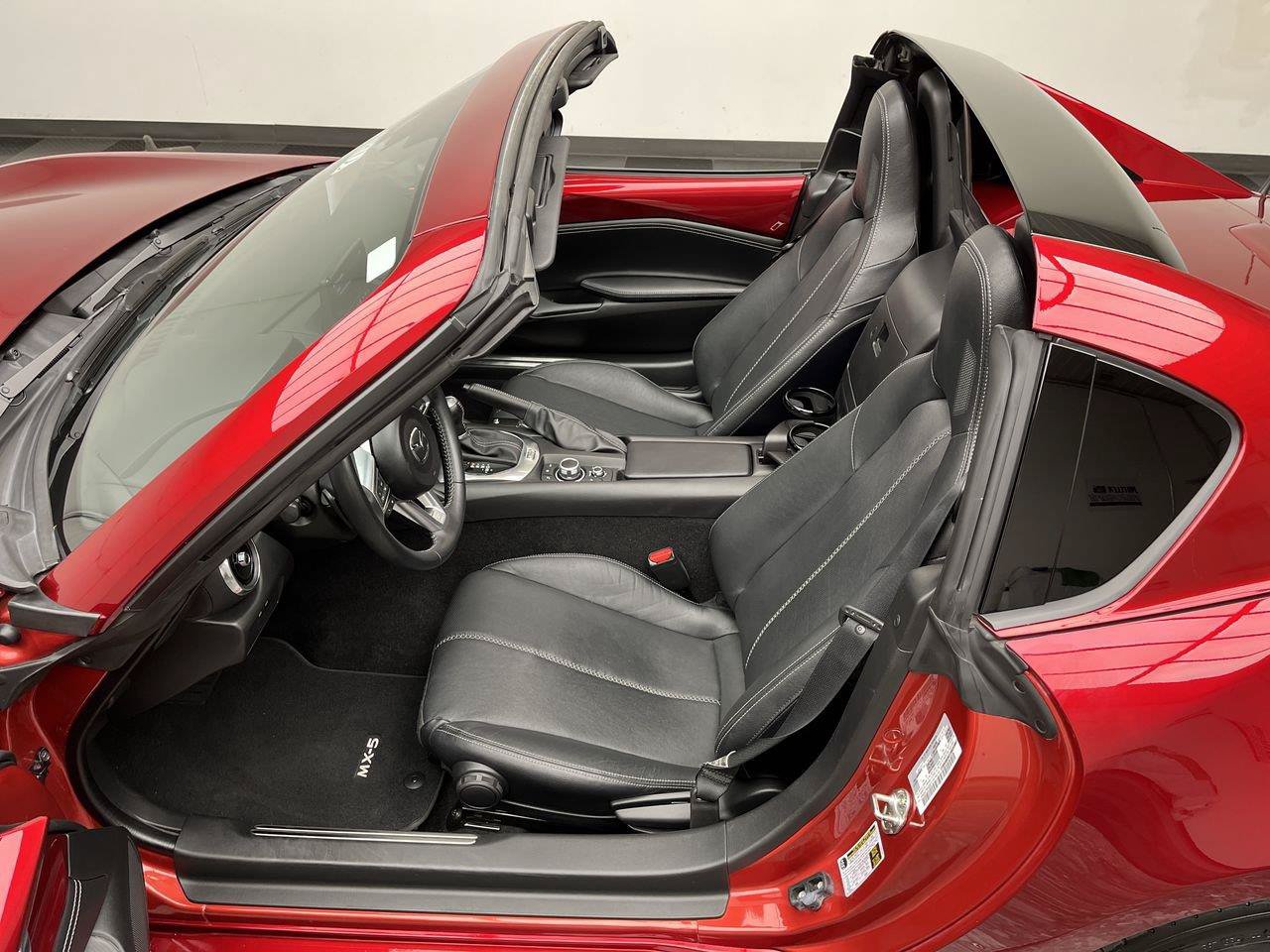 Used 2021 MAZDA MX-5 Miata RF Grand Touring RWD image 9