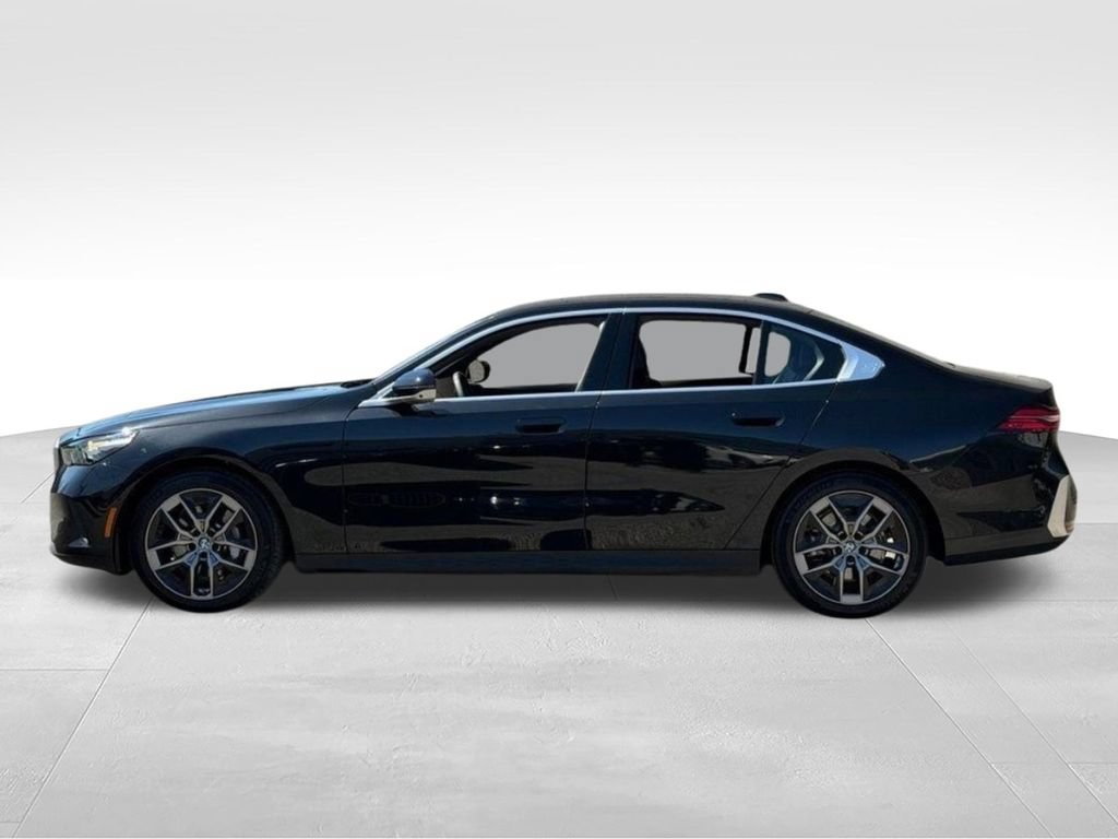 Used 2026 BMW 530i RWD image 5