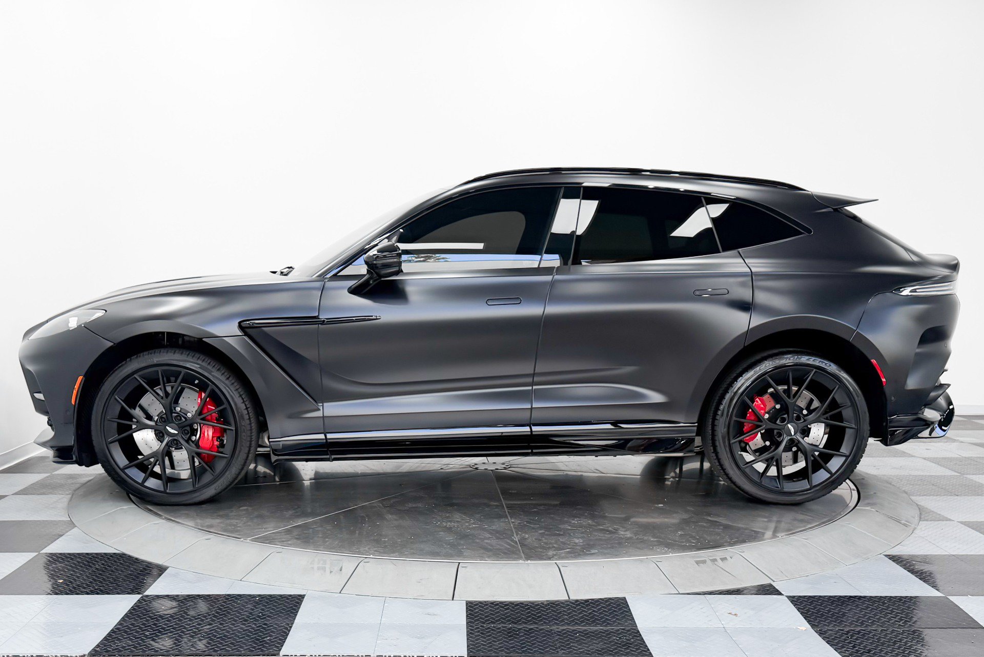 Used 2025 Aston Martin DBX 707 AWD/4WD image 6