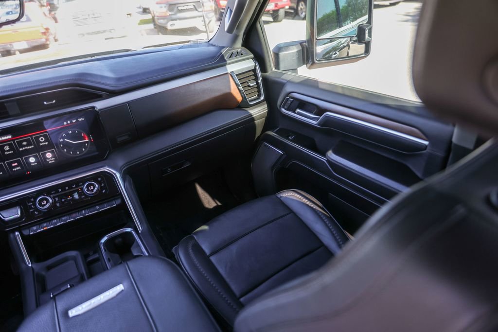 Used 2025 GMC Sierra 2500 Denali w/ Denali Reserve Package image 29
