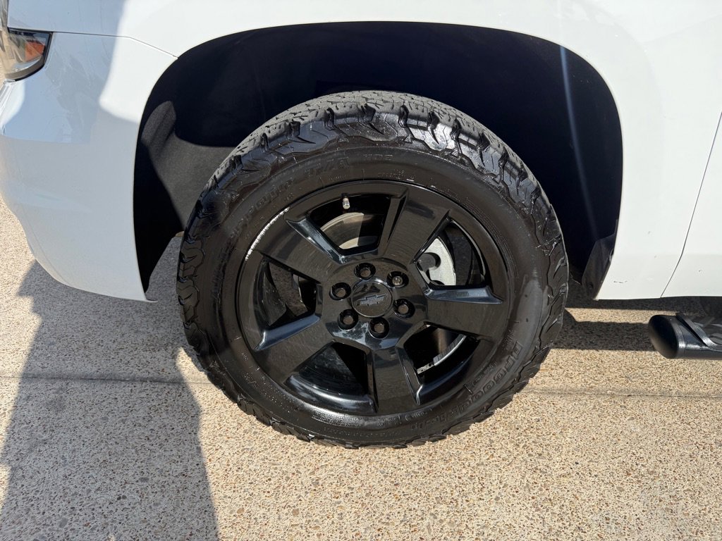 Used 2018 Chevrolet Tahoe LT w/ Off-Road Package AWD/4WD image 12