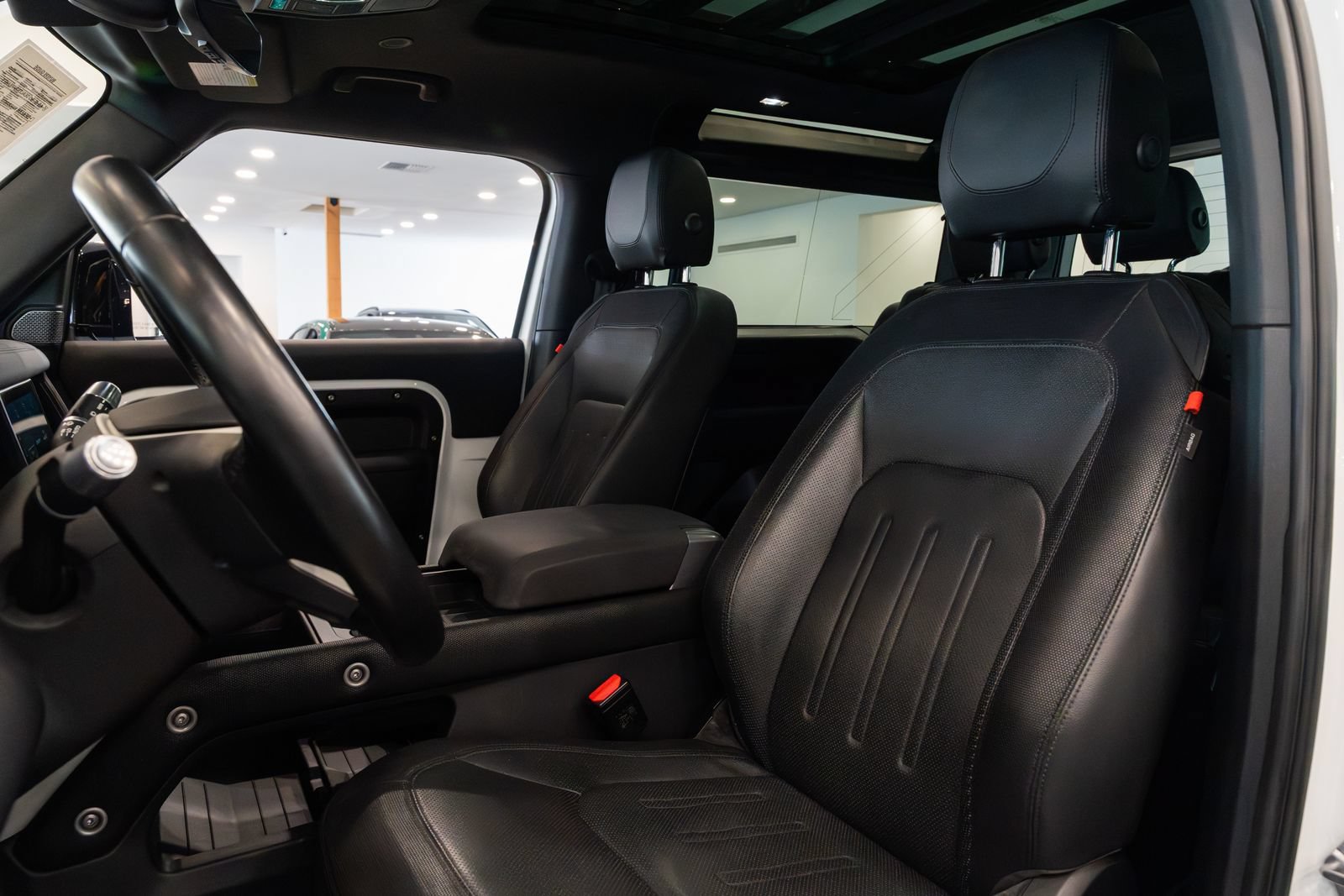 Used 2021 Land Rover Defender 90 X-Dynamic S AWD/4WD image 18