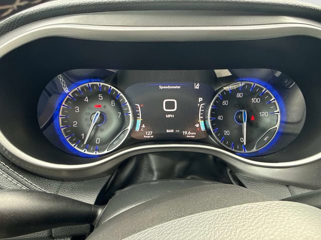 Used 2025 Chrysler Pacifica Select AWD/4WD image 28