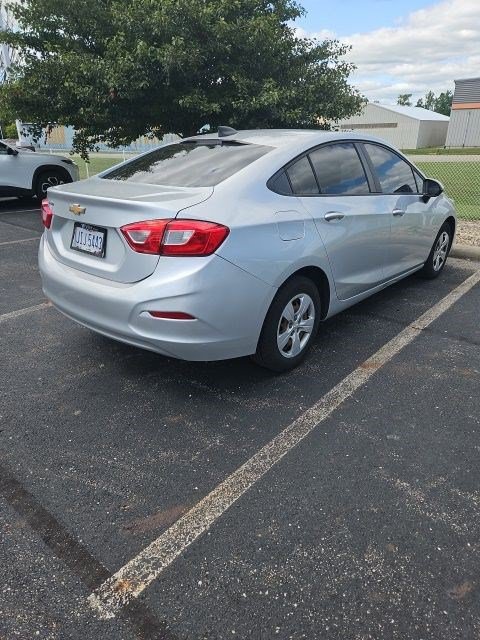 Used 2018 Chevrolet Cruze LS FWD image 2