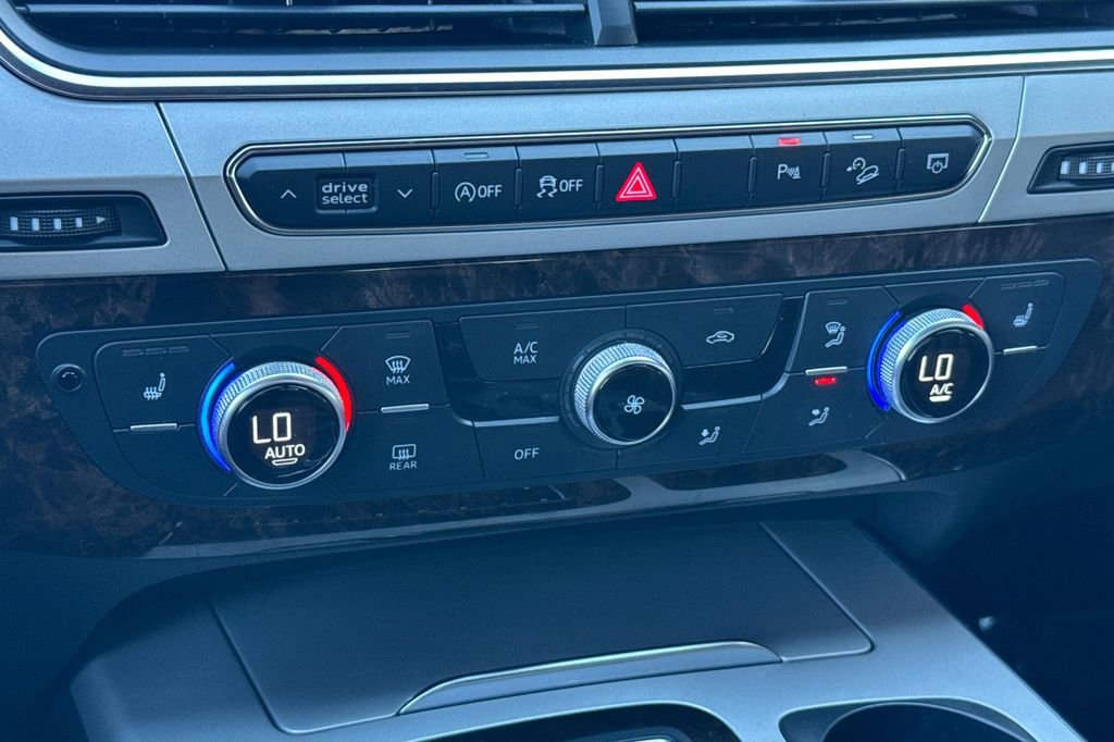 Used 2019 Audi Q7 2.0T Premium w/ Towing Package image 19