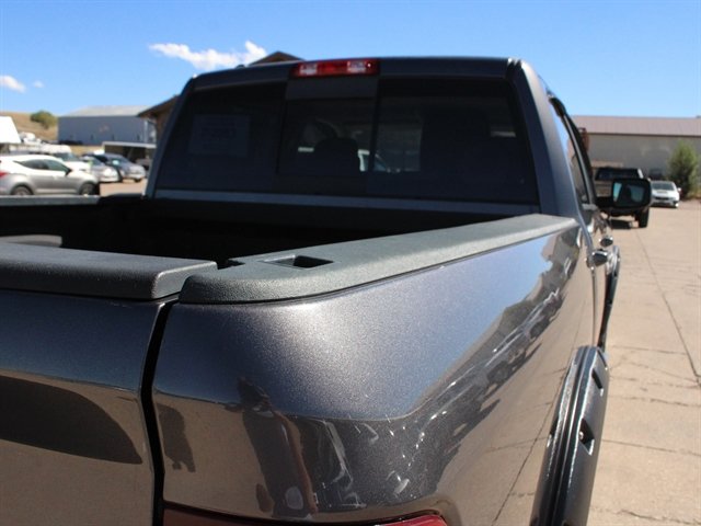 Used 2017 RAM 1500 Classic SLT AWD/4WD image 9
