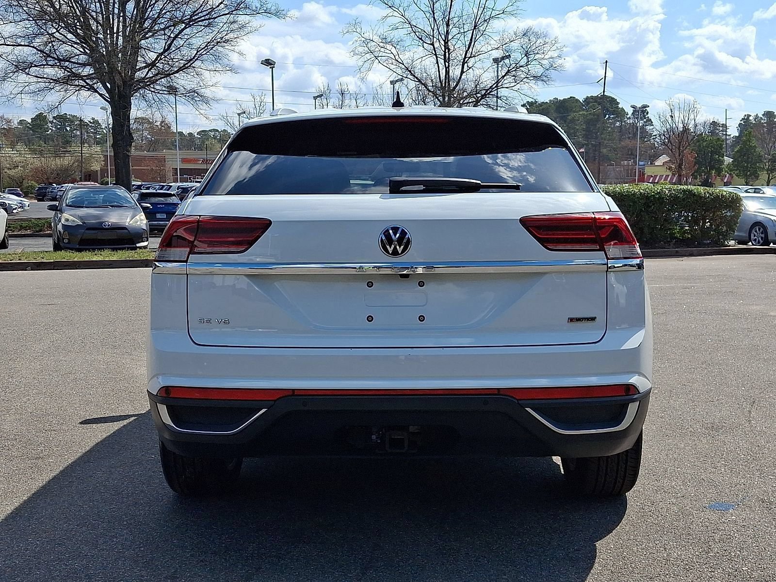 Used 2022 Volkswagen Atlas Cross Sport SE AWD/4WD image 5