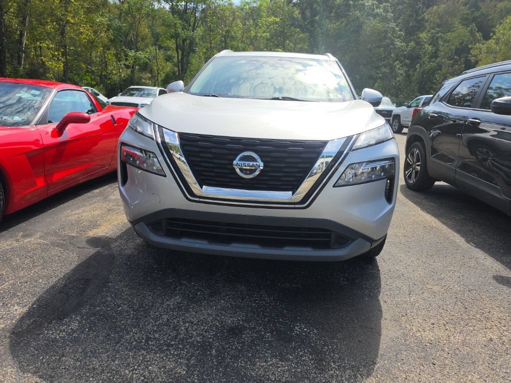 Used 2021 Nissan Rogue SV w/ Premium Package AWD/4WD image 2