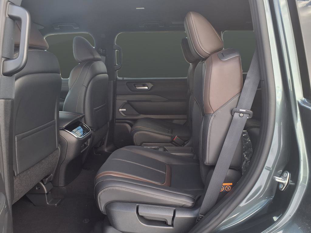 New 2026 Nissan Armada SL w/ Captain's Chari Seat Package AWD/4WD image 17