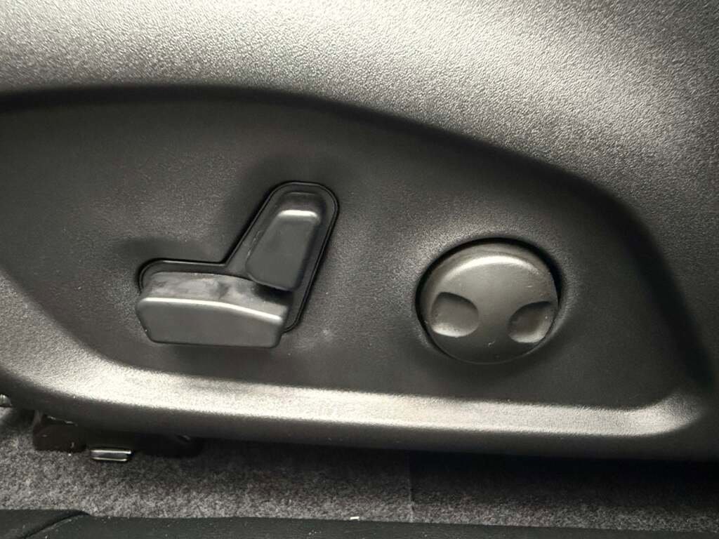 New 2026 Jeep Compass Limited image 18