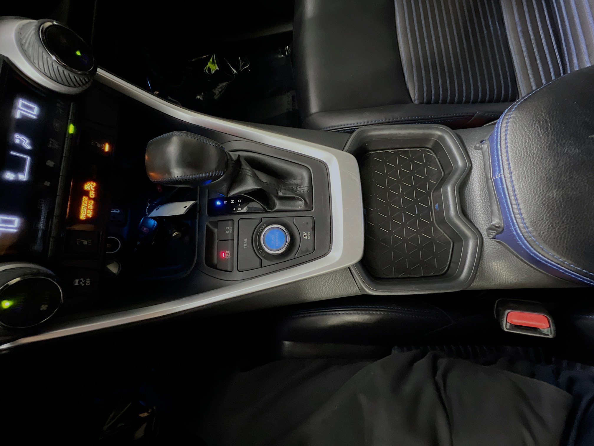 Used 2019 Toyota RAV4 XSE image 25