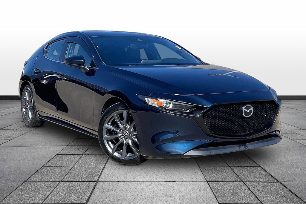 Used 2019 MAZDA MAZDA3 Hatchback w/ Preferred Package FWD image 2