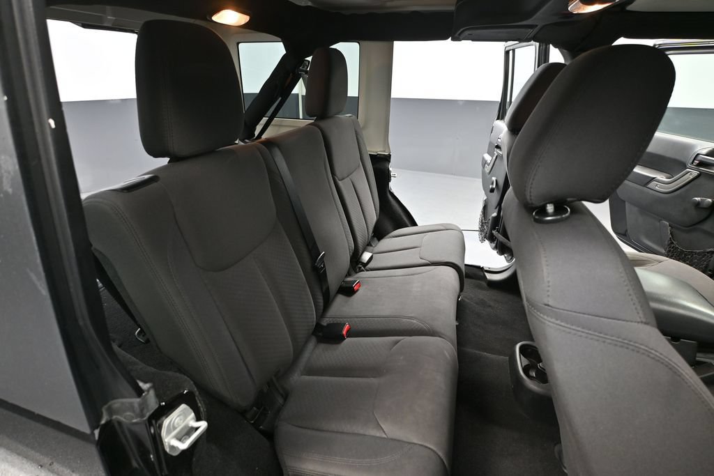 Used 2016 Jeep Wrangler Unlimited Sport AWD/4WD image 31