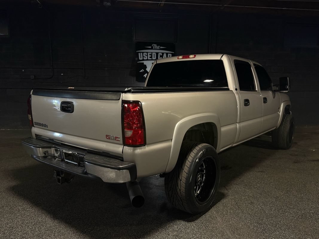 Used 2005 GMC Sierra 2500 SLT w/ Heavy-Duty Power Package AWD/4WD image 6