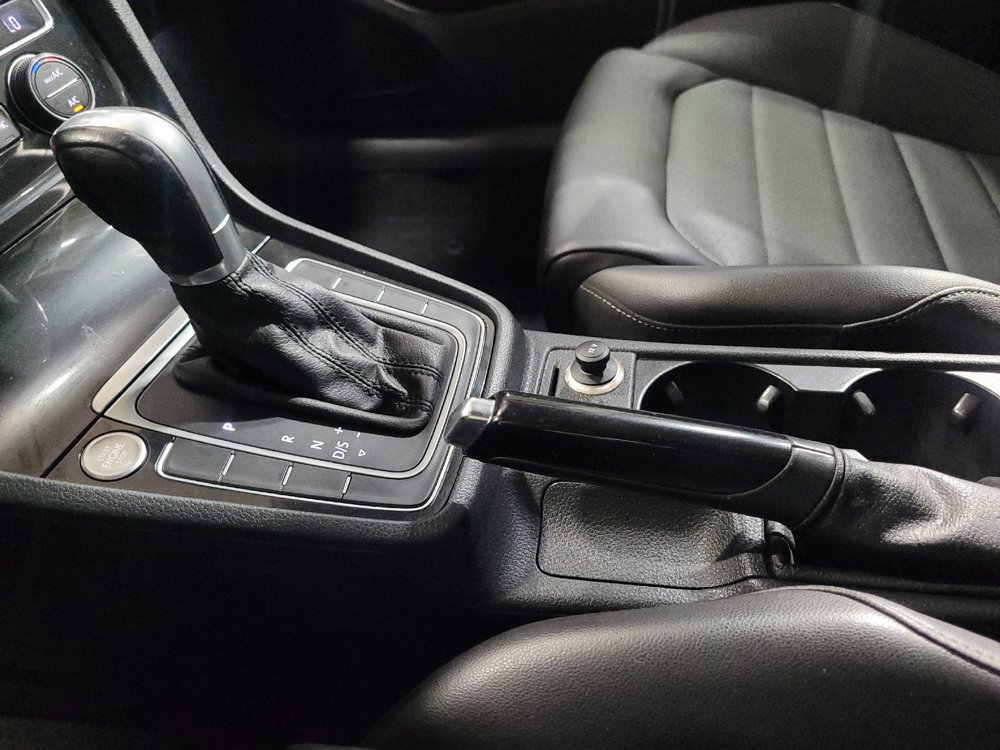 Used 2015 Volkswagen Golf SEL FWD image 26