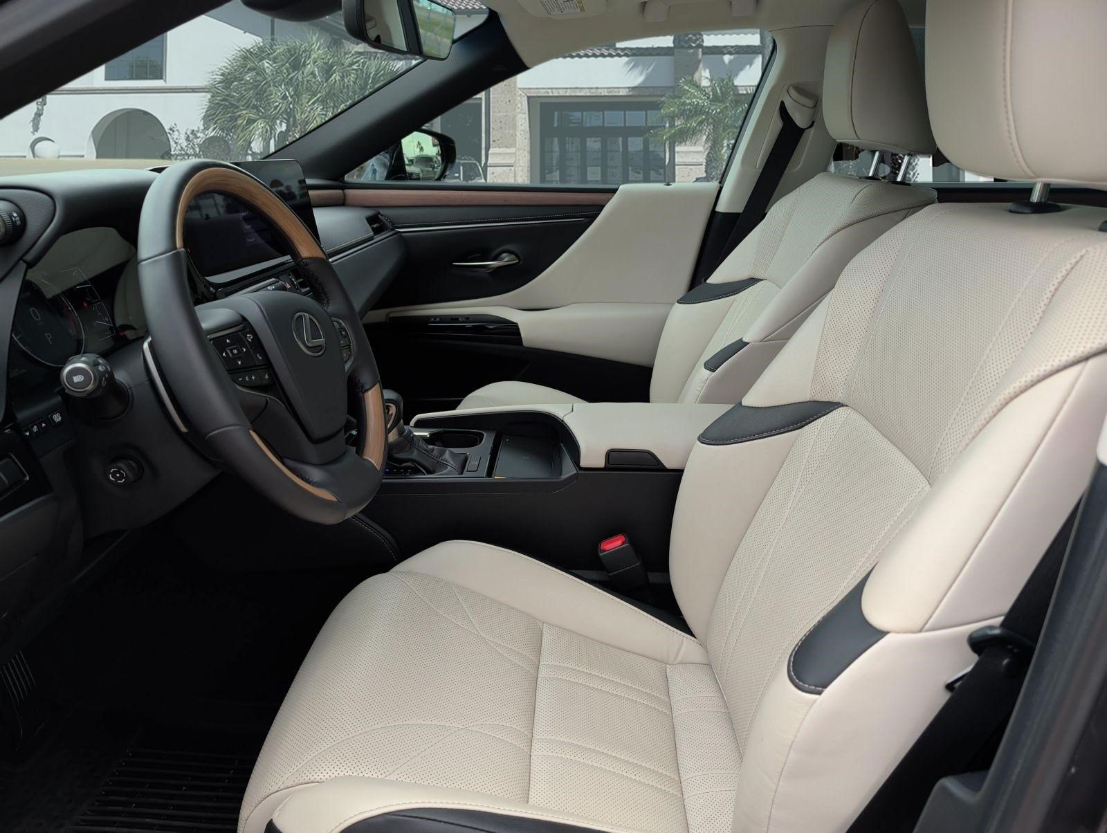 Used 2024 Lexus ES 350 w/ Technology Package FWD image 11