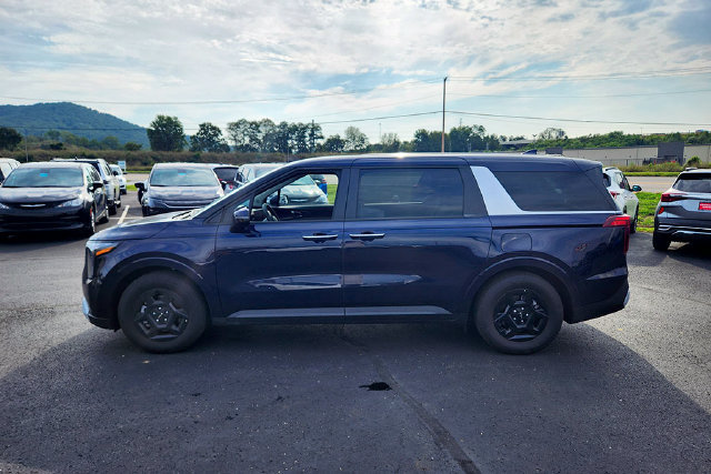 Used 2026 Kia Carnival FWD image 4