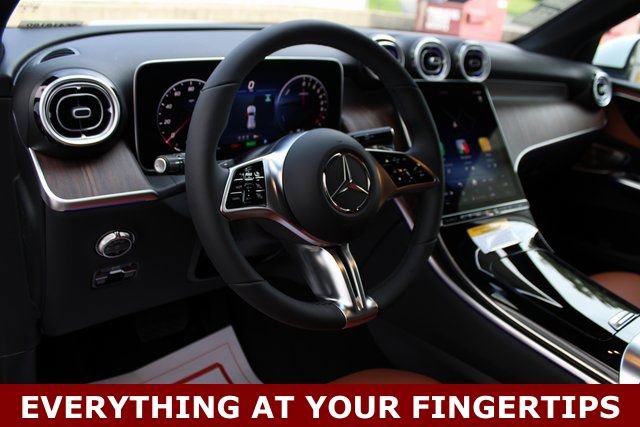 New 2025 Mercedes-Benz GLC 350e 4MATIC image 13