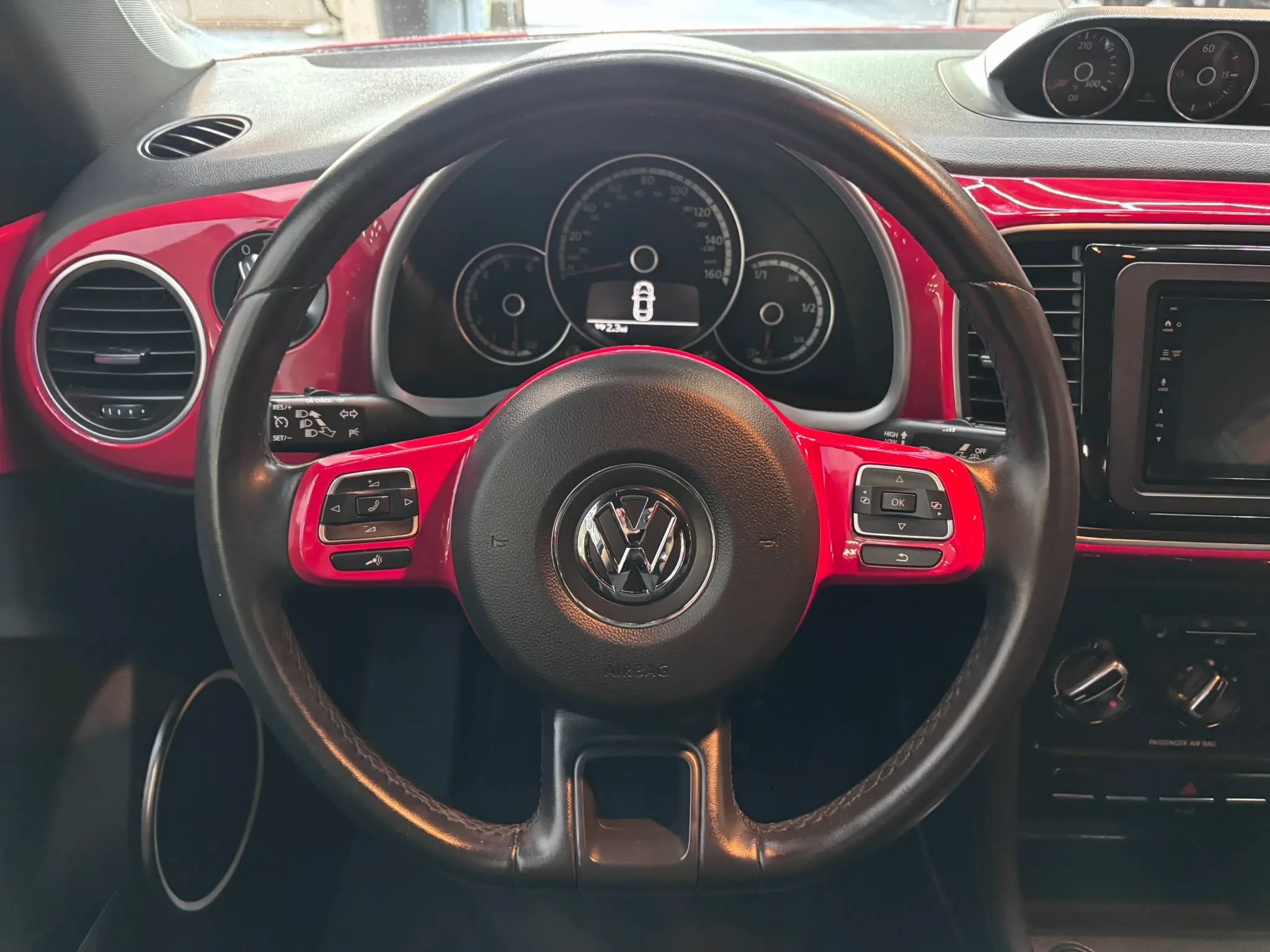 Used 2013 Volkswagen Beetle TDI FWD image 12