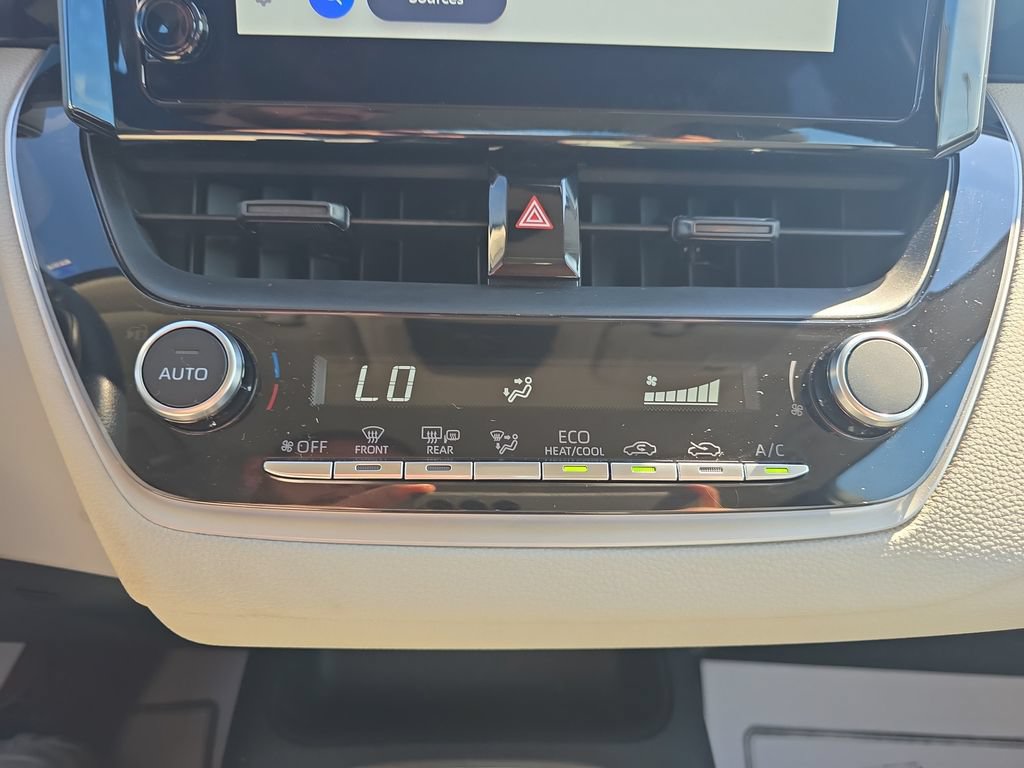 Used 2026 Toyota Corolla LE FWD image 27