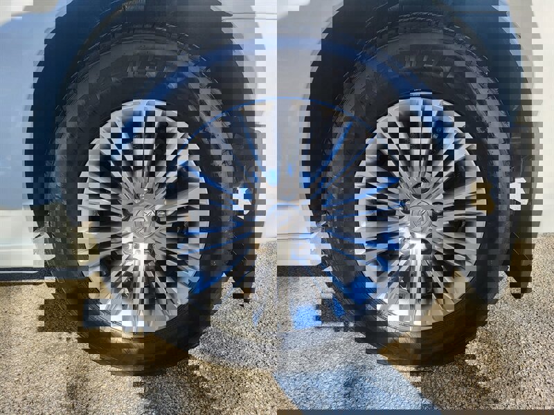 Used 2016 Chrysler Town & Country Touring-L image 30