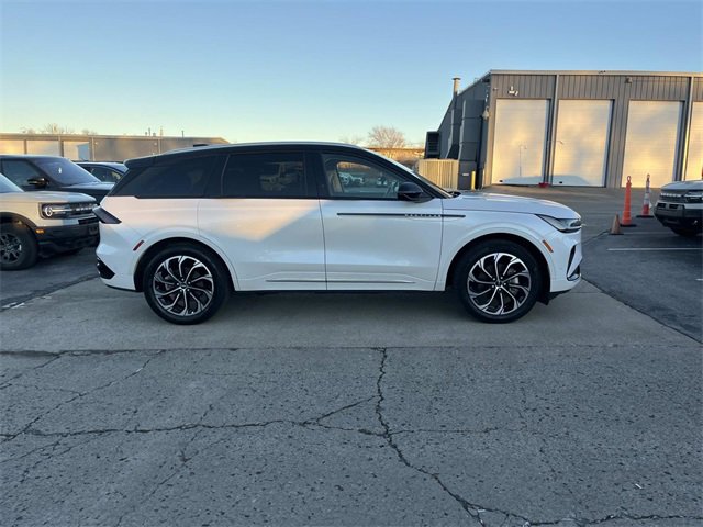 Used 2024 Lincoln Nautilus Reserve video 2