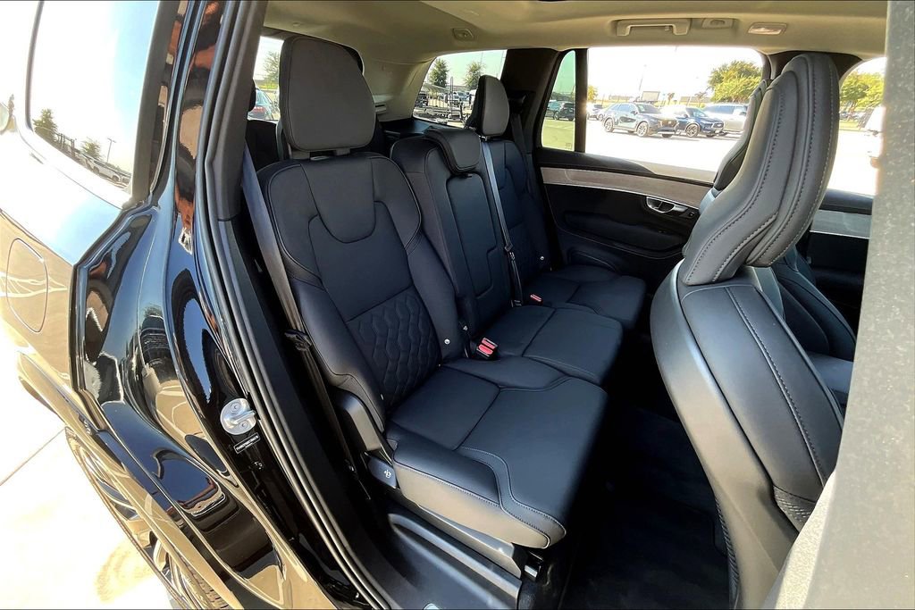Certified 2025 Volvo XC90 B6 Plus image 35