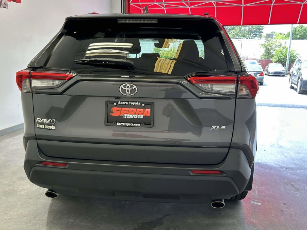 Used 2024 Toyota RAV4 XLE Premium FWD image 4