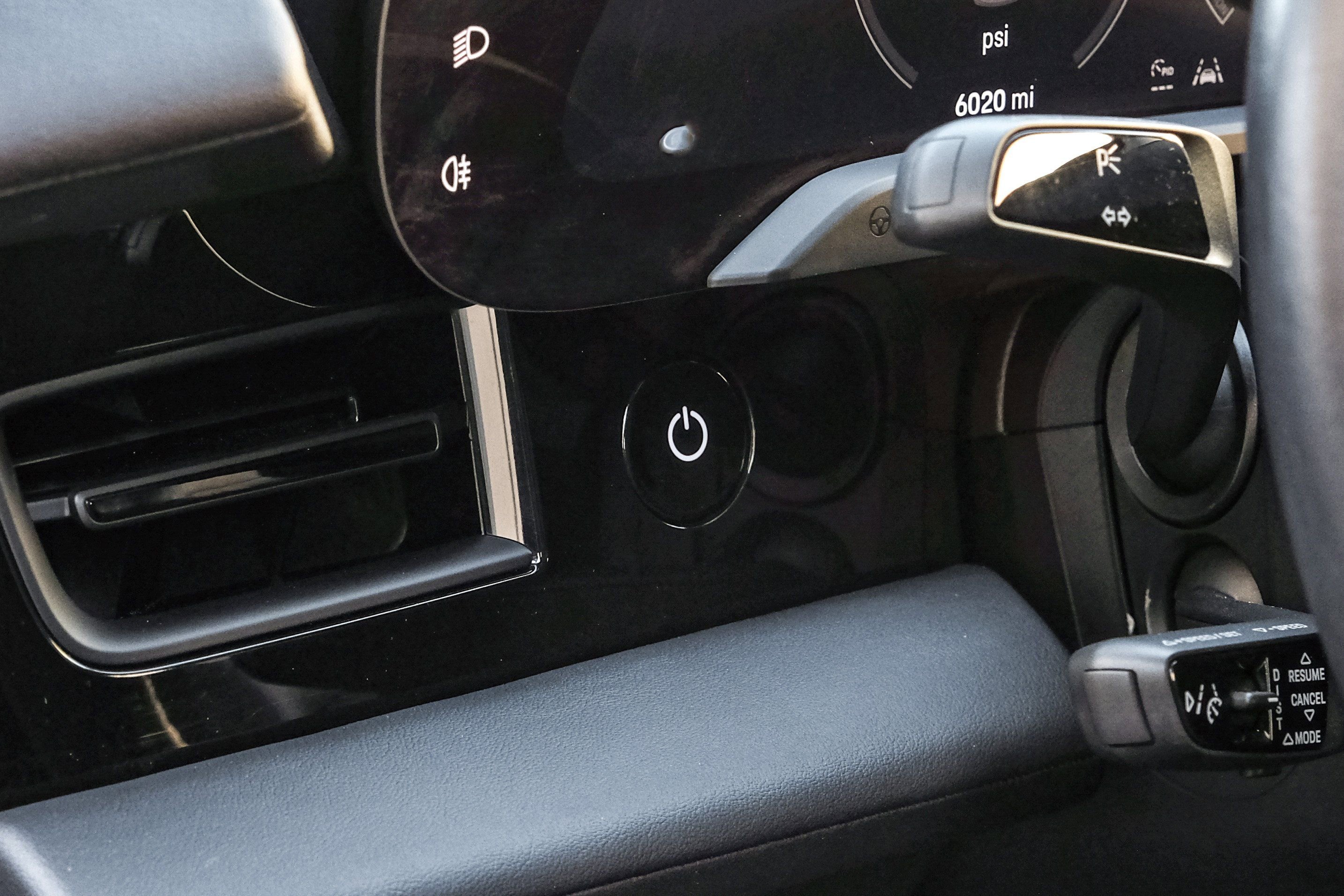 Used 2021 Porsche Taycan image 22